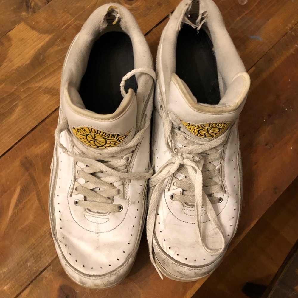 RARE AIR JORDAN Vintage White Sneakers